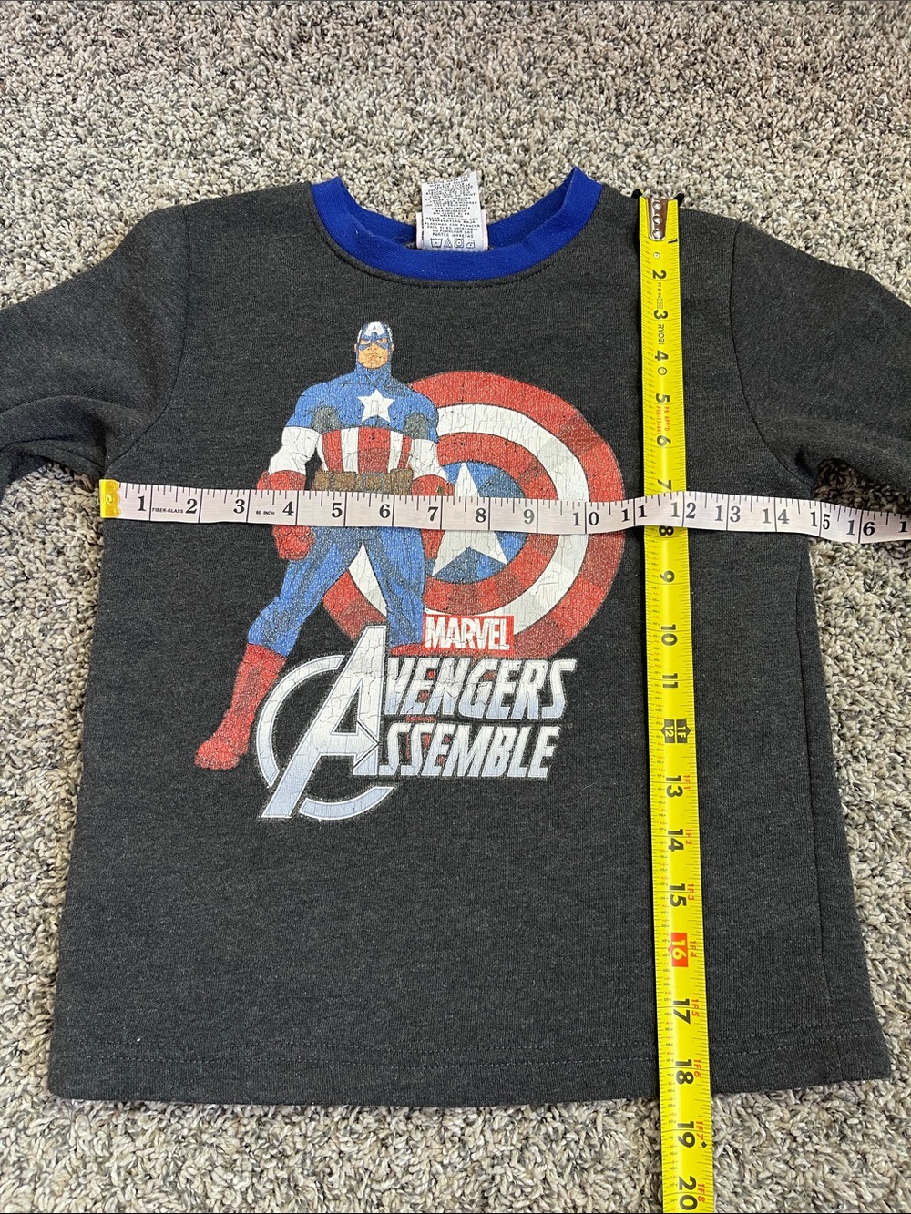 Kids Marvel avengers Assemble Captain America sweatshirt size 7 boys